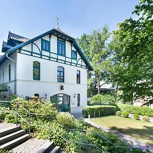 das-elbcottage-remise-am-sullberg-boarding-house.hamburg-hotels-de.com/